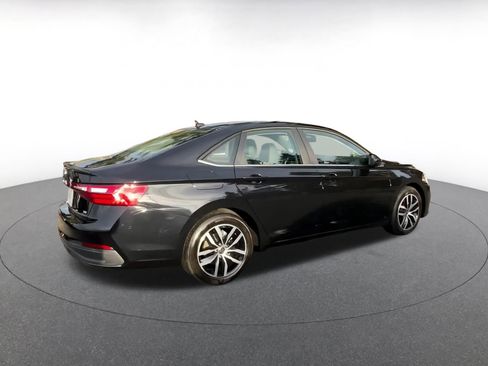 Used 2025 Volkswagen Jetta SE image 12