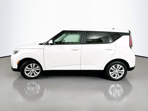 Certified 2023 Kia Soul LX image 4