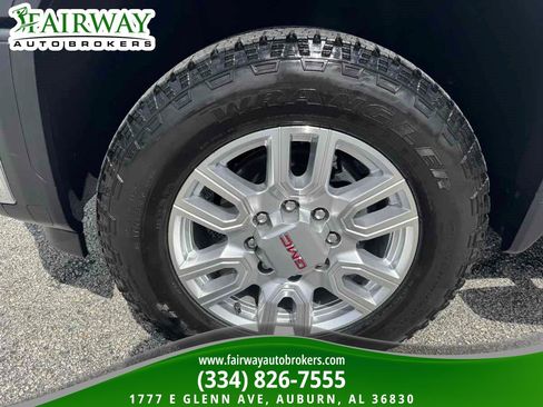 Used 2024 GMC Sierra 2500 SLT w/ SLT Premium Package AWD/4WD image 31