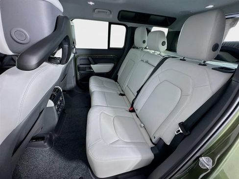 Used 2026 Land Rover Defender 110 X-Dynamic SE image 24