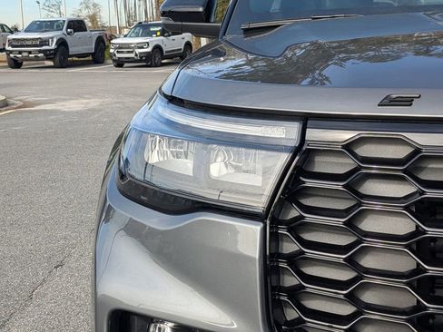 New 2026 Ford Explorer ST-Line w/ ST-Line Street Pack image 9