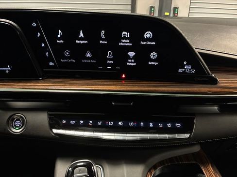 Certified 2023 Cadillac Escalade ESV Premium Luxury AWD/4WD image 19