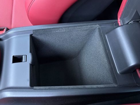 Used 2024 Porsche Macan 4 Electric image 27