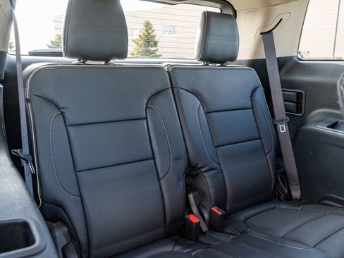 Used 2017 GMC Acadia Denali image 18