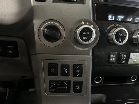 Used 2014 Toyota Sequoia Platinum image 20