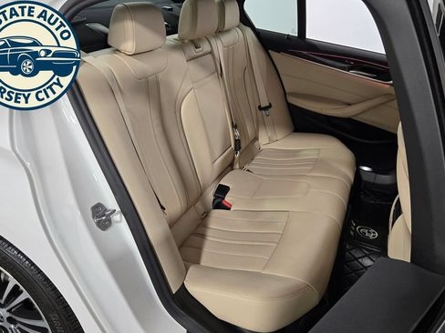 Used 2020 BMW 530i w/ Convenience Package RWD image 5