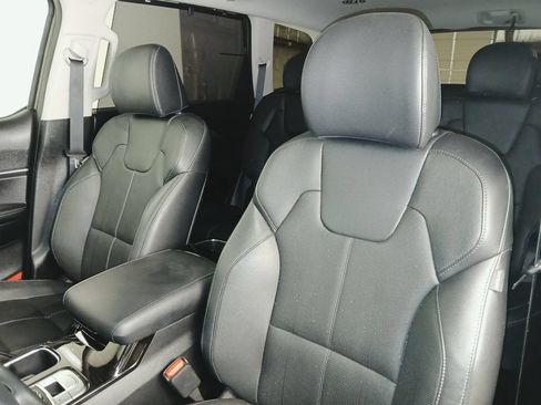 Used 2024 Kia Telluride EX w/ EX Captain's Chair Package AWD/4WD image 11