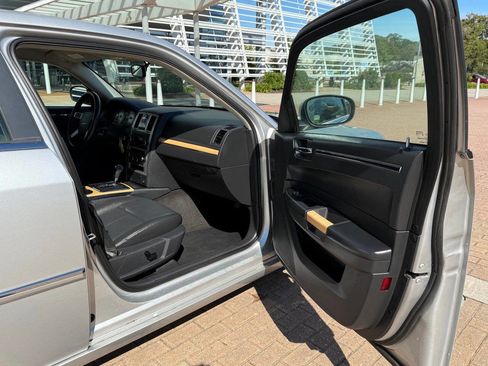 Used 2008 Chrysler 300 Limited image 19