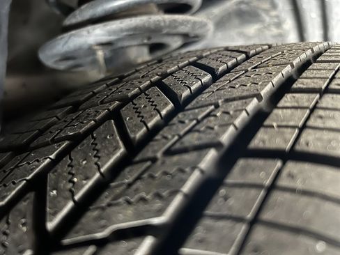 Used 2015 Ford Taurus SE image 31