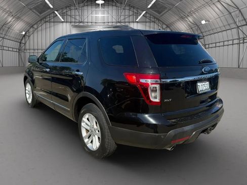 Used 2015 Ford Explorer XLT w/ Equipment Group 201B FWD image 4