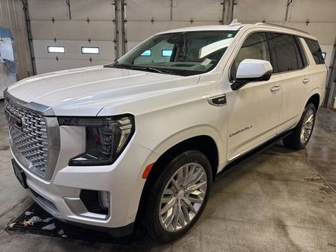 Used 2024 GMC Yukon Denali w/ Advanced Technology Package image 3