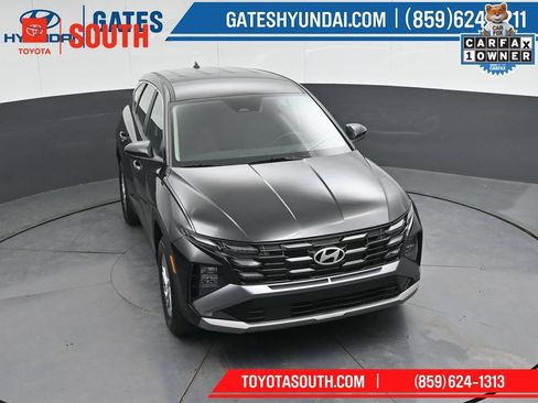 Used 2025 Hyundai Tucson SE AWD/4WD image 46