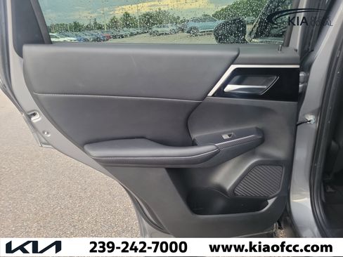 Used 2022 Mitsubishi Outlander SE FWD image 13