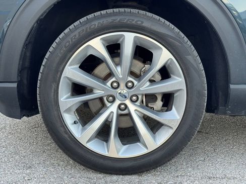 Used 2022 Ford Explorer Platinum w/ Equipment Group 601A image 35