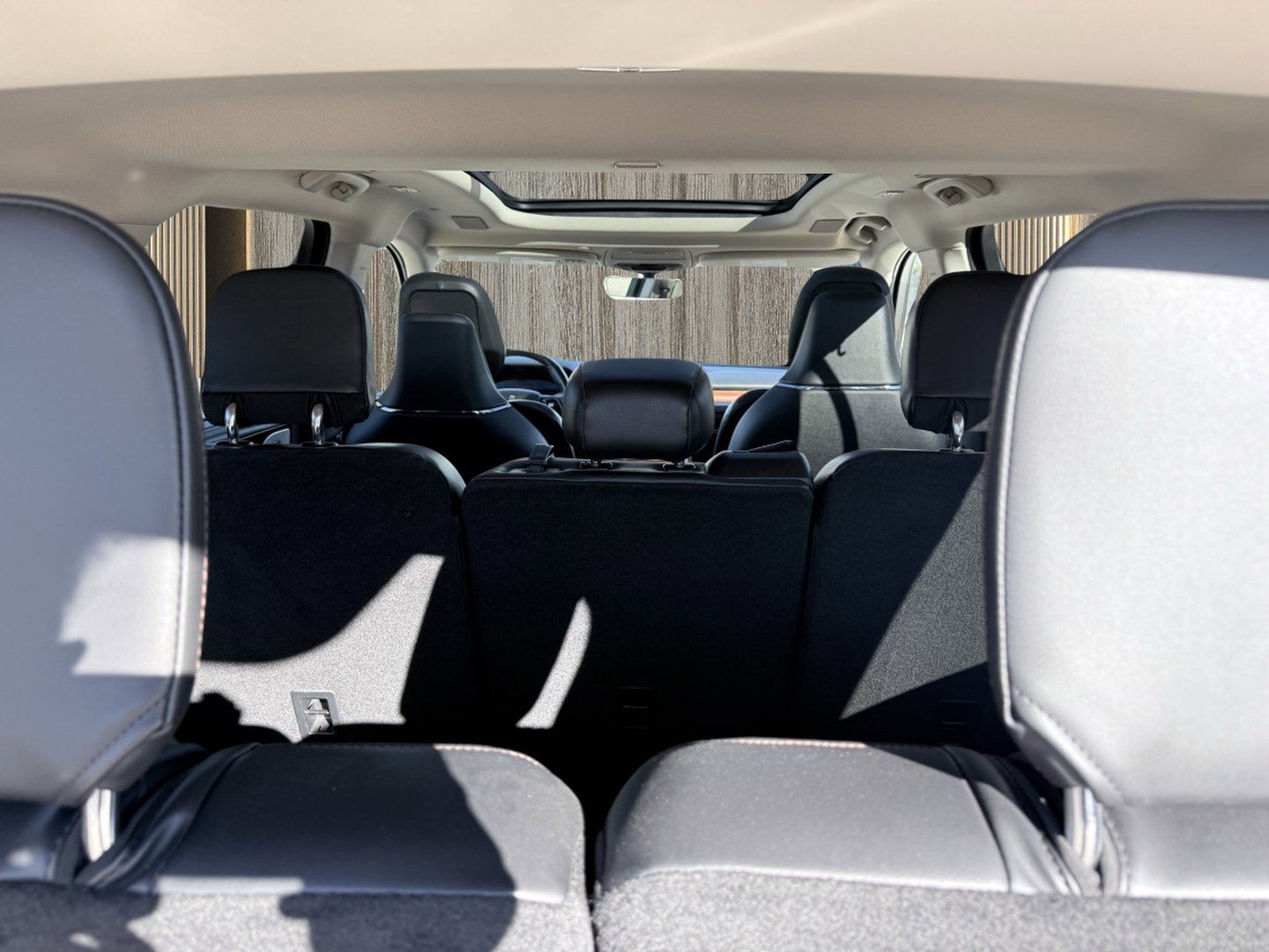 Used 2020 Lincoln Aviator Grand Touring AWD/4WD image 3