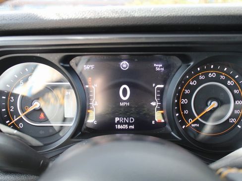 Used 2024 Jeep Gladiator Sport image 24