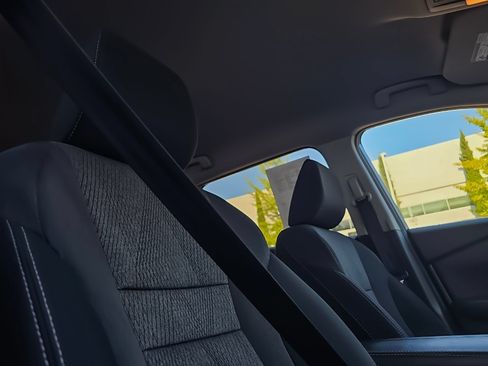 Used 2025 Nissan Rogue SV FWD image 13