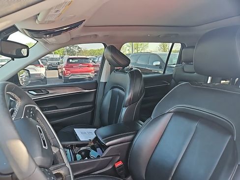 Used 2023 Jeep Grand Cherokee L Limited w/ Black Appearance Package image 16