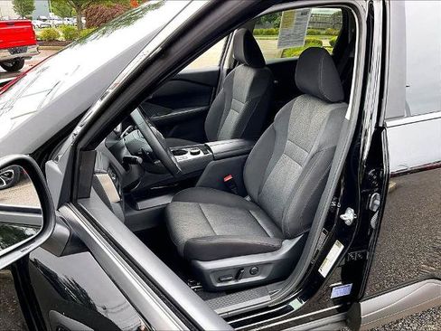 Certified 2026 Nissan Rogue SV AWD/4WD image 10