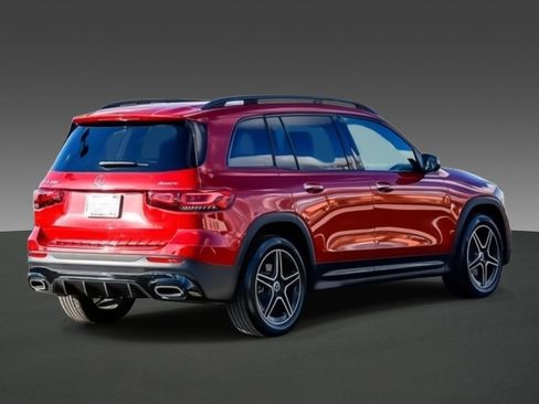 Used 2023 Mercedes-Benz GLB 250 4MATIC image 4