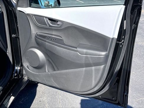 Used 2020 Hyundai Kona SEL Plus image 28