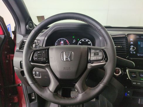 Certified 2025 Honda Ridgeline Black Edition image 18