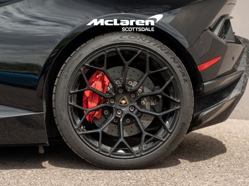 Used 2019 Lamborghini Huracan Performante AWD/4WD image 33