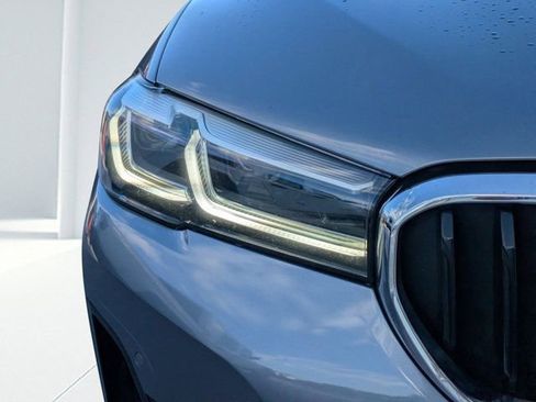 Used 2021 BMW 530i w/ Premium Package RWD image 8