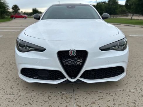 Used 2019 Alfa Romeo Giulia Ti Sport w/ Quick Order Package 22S Sport AWD/4WD image 3