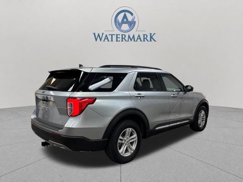Used 2024 Ford Explorer XLT w/ Equipment Group 202A AWD/4WD image 7