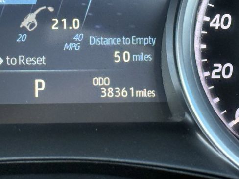 Used 2018 Toyota Camry XLE image 37