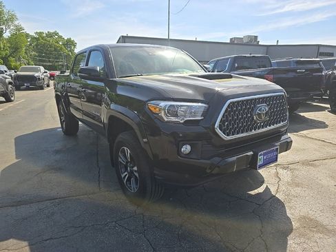 Used 2019 Toyota Tacoma TRD Sport AWD/4WD image 10