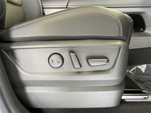 New 2025 Nissan Armada SL w/ Captain's Chari Seat Package image 25