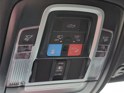 New 2026 RAM 1500 Laramie AWD/4WD image 22