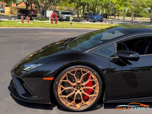 Used 2022 Lamborghini Huracan EVO RWD image 37