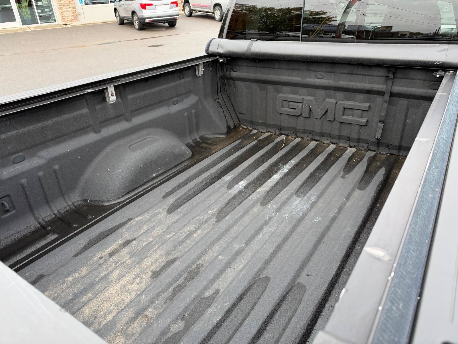 Used 2016 GMC Canyon SLE w/ Nightfall Edition AWD/4WD image 5