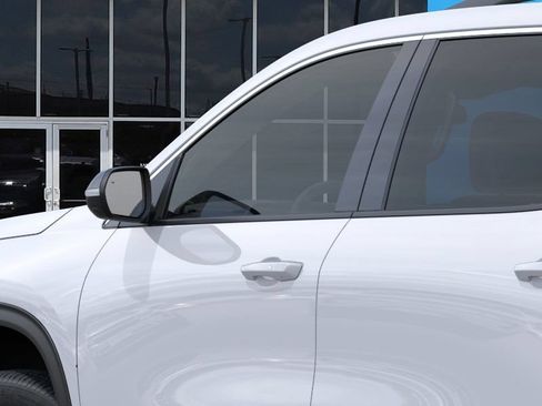 New 2026 Chevrolet Traverse LT w/ Driver Confidence Package FWD image 12