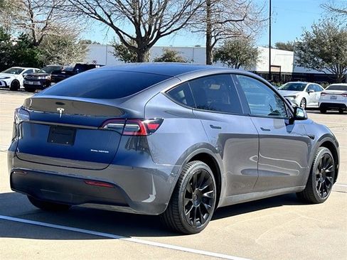 Used 2020 Tesla Model Y Long Range image 4