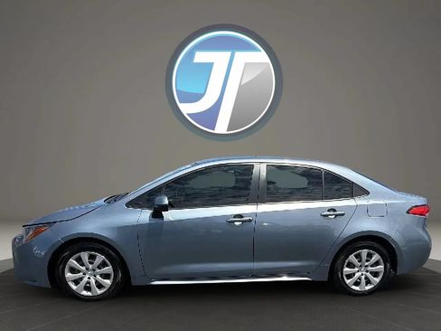 Used 2021 Toyota Corolla LE FWD image 16