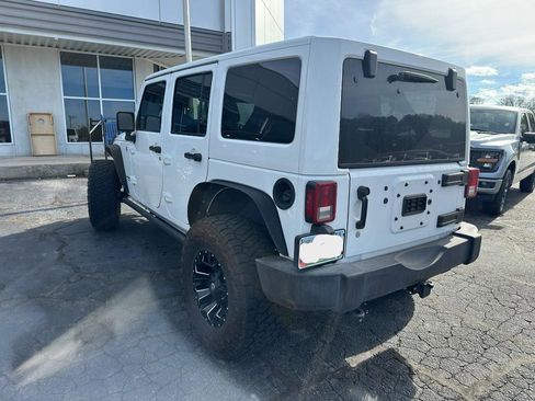 Used 2017 Jeep Wrangler Unlimited Rubicon w/ Connectivity Group image 3