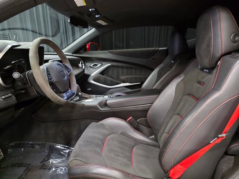 Used 2017 Chevrolet Camaro ZL1 RWD image 19