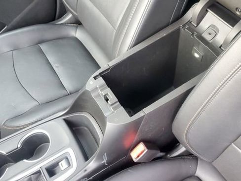 Used 2018 Chevrolet Equinox Premier image 17