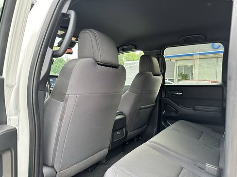 Used 2023 Nissan Frontier SV w/ Midnight Edition Package AWD/4WD image 18
