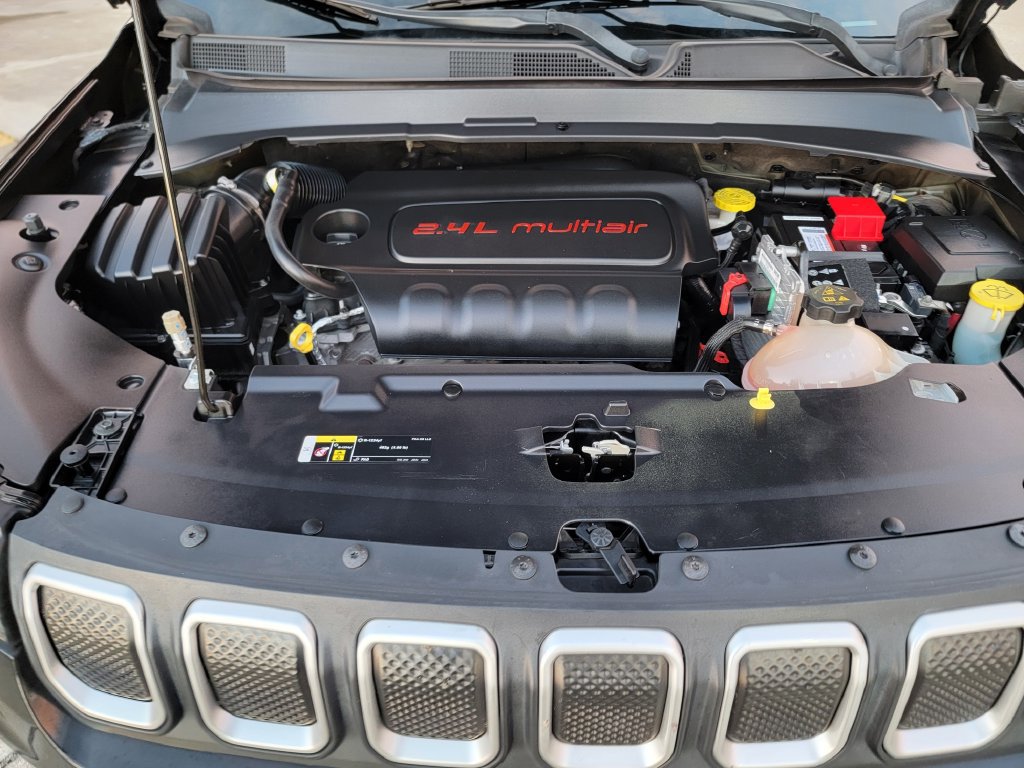 Used 2022 Jeep Compass Latitude FWD image 9