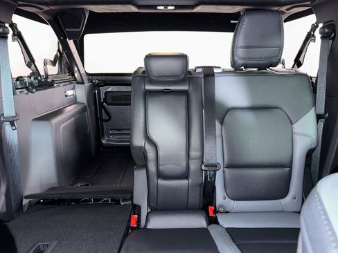 Used 2024 Ford Bronco Black Diamond image 7