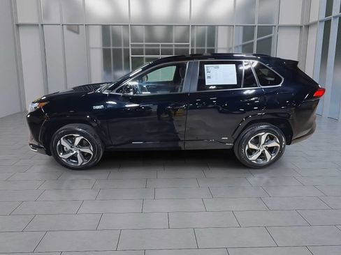 Used 2024 Toyota RAV4 SE w/ Weather & Moonroof Package AWD/4WD image 5