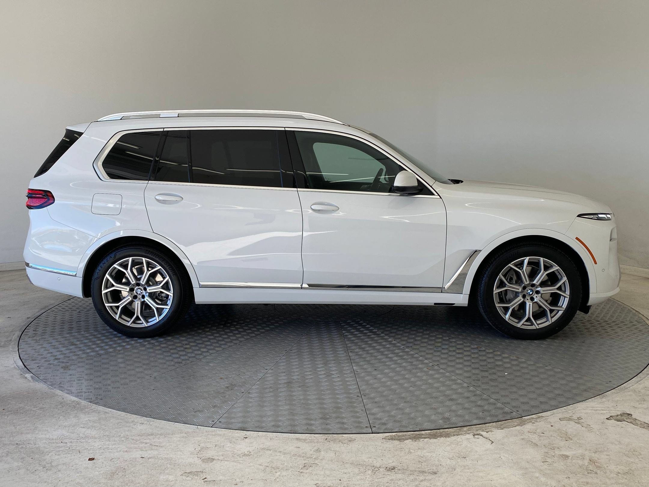 Used 2026 BMW X7 xDrive40i AWD/4WD image 8