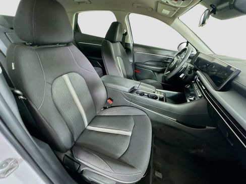 Used 2025 Hyundai Sonata SEL FWD image 30