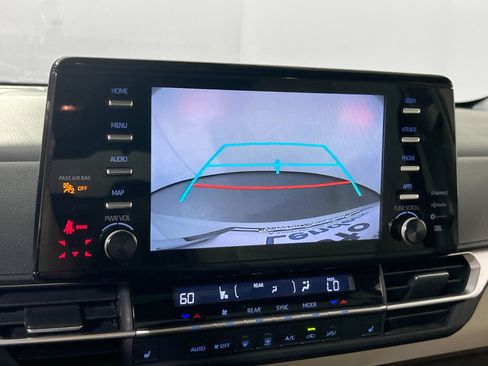 Used 2022 Toyota Sienna XLE w/ XLE Plus Package AWD/4WD image 14