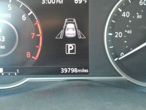 Used 2024 Nissan Versa SV image 34